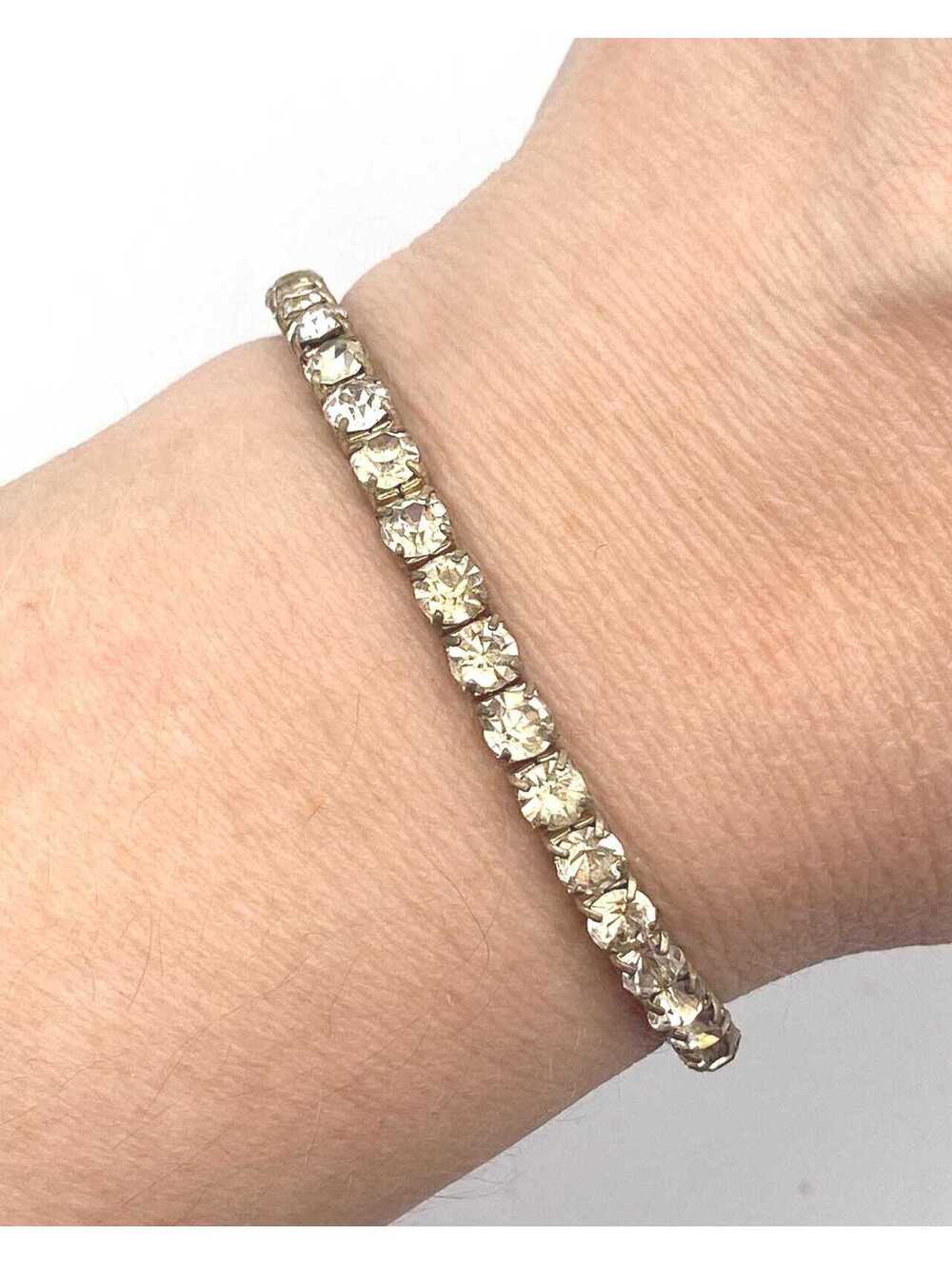 Vintage Silver Tone and Clear Rhinestones 6.25 Inch Link Elastic Bracelet.